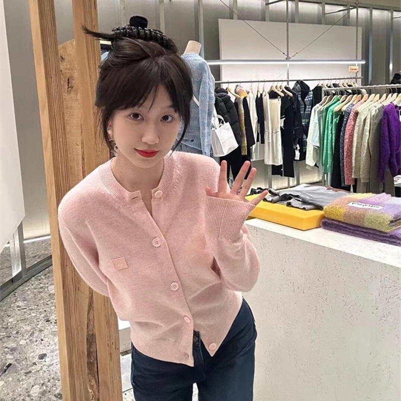 High-End Version of Liu Yifei's Same Style Smiley Face Embroidered Round-Neck Wool Knit Cardigan for Women, Thin Sweater Jacket for Early Autumn