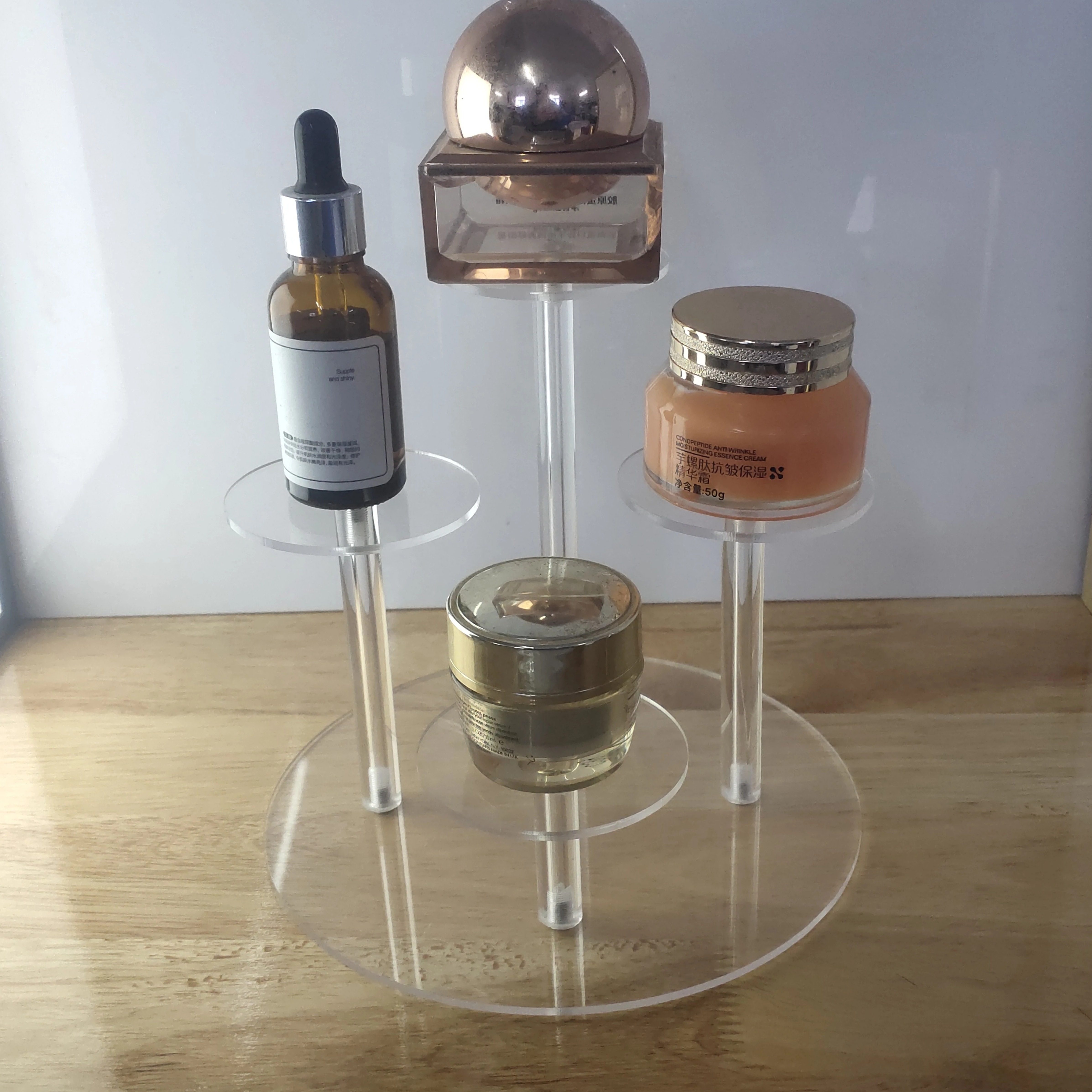 2025选购亚克力展示架定制：多层阶梯透明展架如何选最合适？