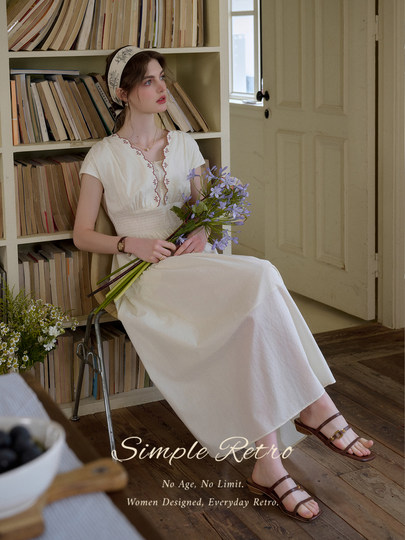 SimpleRetro Qingyuan Flower Language 60S Baumwolle pastoraler Stil besticktes französisches Taillenkleid langer Rock