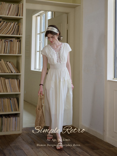 SimpleRetro Qingyuan Flower Language 60S Baumwolle pastoraler Stil besticktes französisches Taillenkleid langer Rock