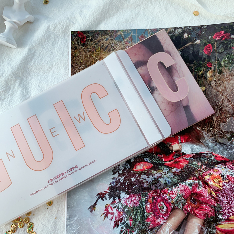 GUICAMI Desert Rose Fairy Eyeshadow Pan British Little Roman Holiday Lin Yun với bàn tay kỳ lân - Bóng mắt phấn mắt nội địa trung