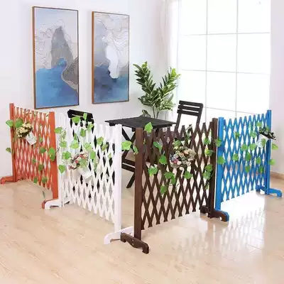 Courtyard courtyard fence fence Anti-corrosion wood Outdoor fence fence fence fence fence Outdoor lawn plant