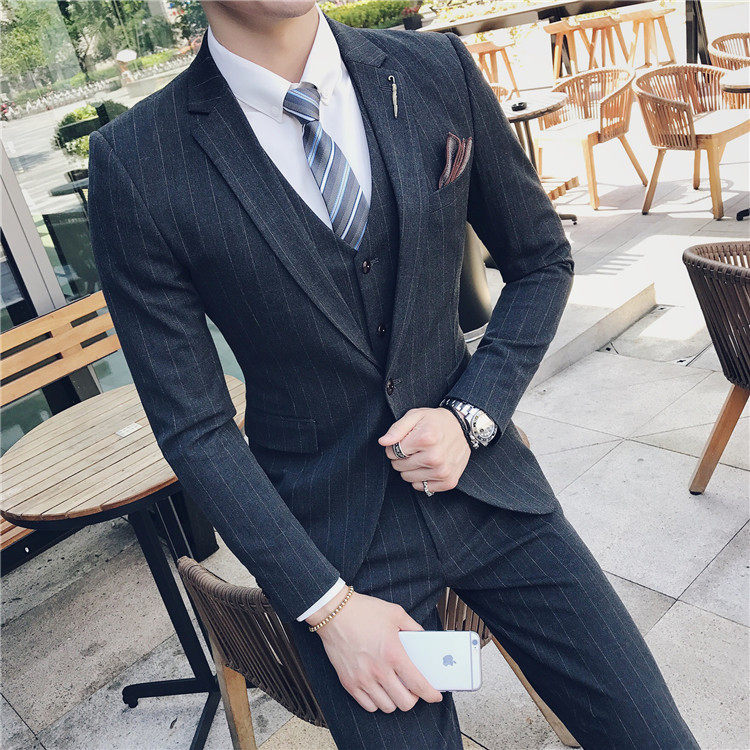 A tutu suit with a Han version of men's suit suit suit three sets of wedding groom's bridegroom Little West suit gown