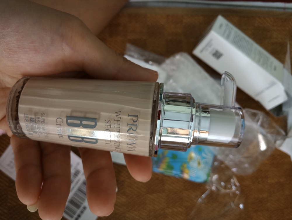 珀莱雅靓白肌密超名模BB霜性价比最高，使用一个月后真实上手体验,第3张