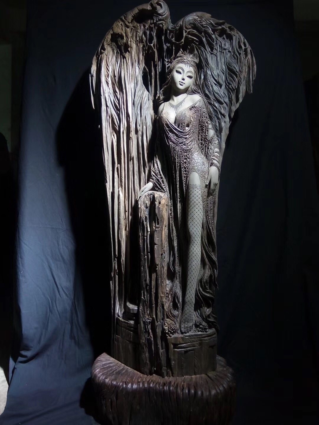 Boutique Taihang cypress ornaments gloomy wood beauty living room log natural living room carving tree root wood carver