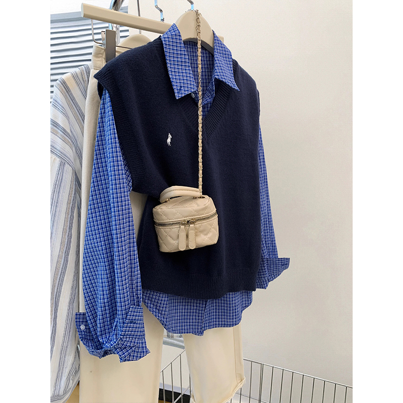 Niche Navy Blue V-Neck Knitted Vest for Women, Autumn and Winter College Style Sweater, Layered Loose Versatile Top, Trendy