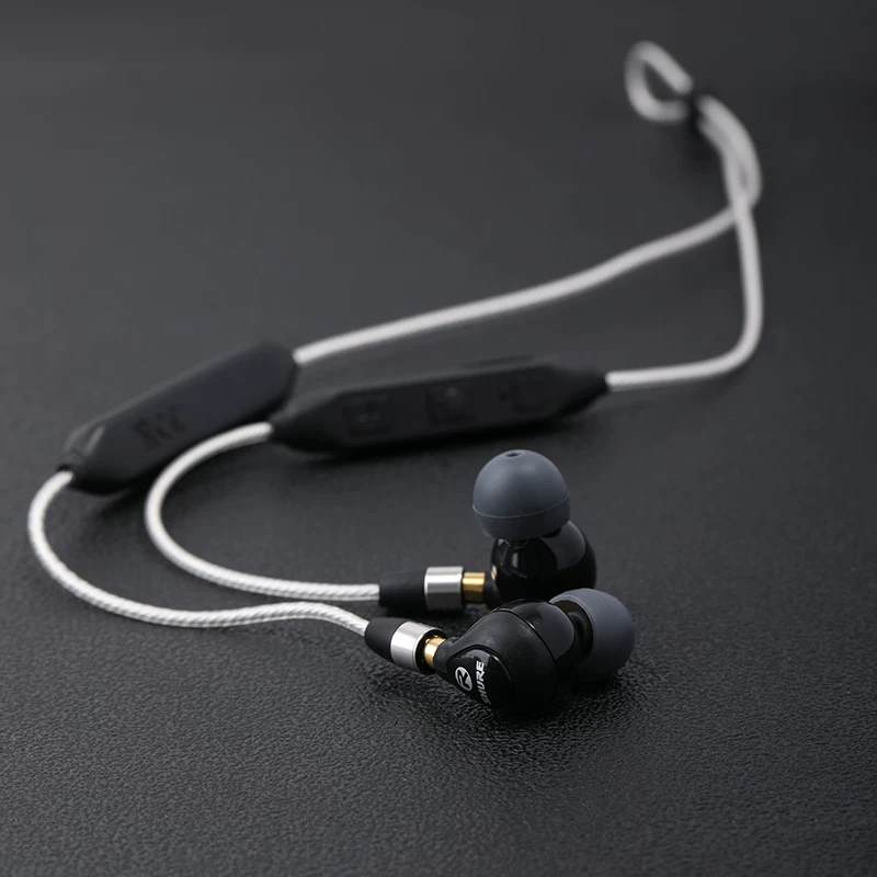 Шур SE112-BT1 Bluetooth наушники, высокий уровень звукоизоляции, спортивная модель, MMCX адаптация наушника, чип Qualcomm, водонепроницаемость IPX4