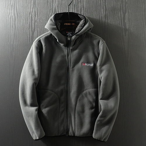 Дорожная бархатная демисезонная куртка