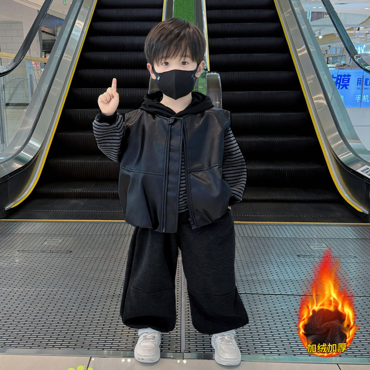 Детская одежда, детский осенний костюм, новинка 2025 года, осенне-зимний комплект для малышей плюс бархатный свитер, утепленный жилет для мальчиков, костюм-тройка