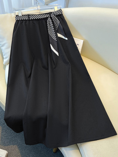 Superschöner Rock für Damen, neuer Stil für Frühjahr 2026, der beliebteste A-Linien-schwarze mittellange High-End-Schirmrock dieses Jahres