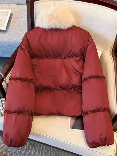 Красный короткий пуховик для женщин, новинка 2025 года, зима, супер горячий и красивый меховой воротник, теплый утолщенный белый утиный пух