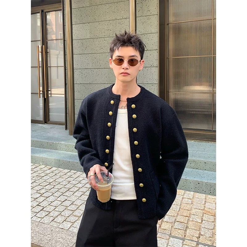 Chanel-Style Round-Neck Metal Double-Breasted Knit Cardigan for Men, 2026 Autumn/Winter Trendy Brand, Cool and Stylish Sweater Jacket Chanel-Style Round-Neck Metal Double-Breasted Knit Cardigan for Men, 2026 Autumn/Winter Trendy Brand, Cool and Stylish Sweater Jacket