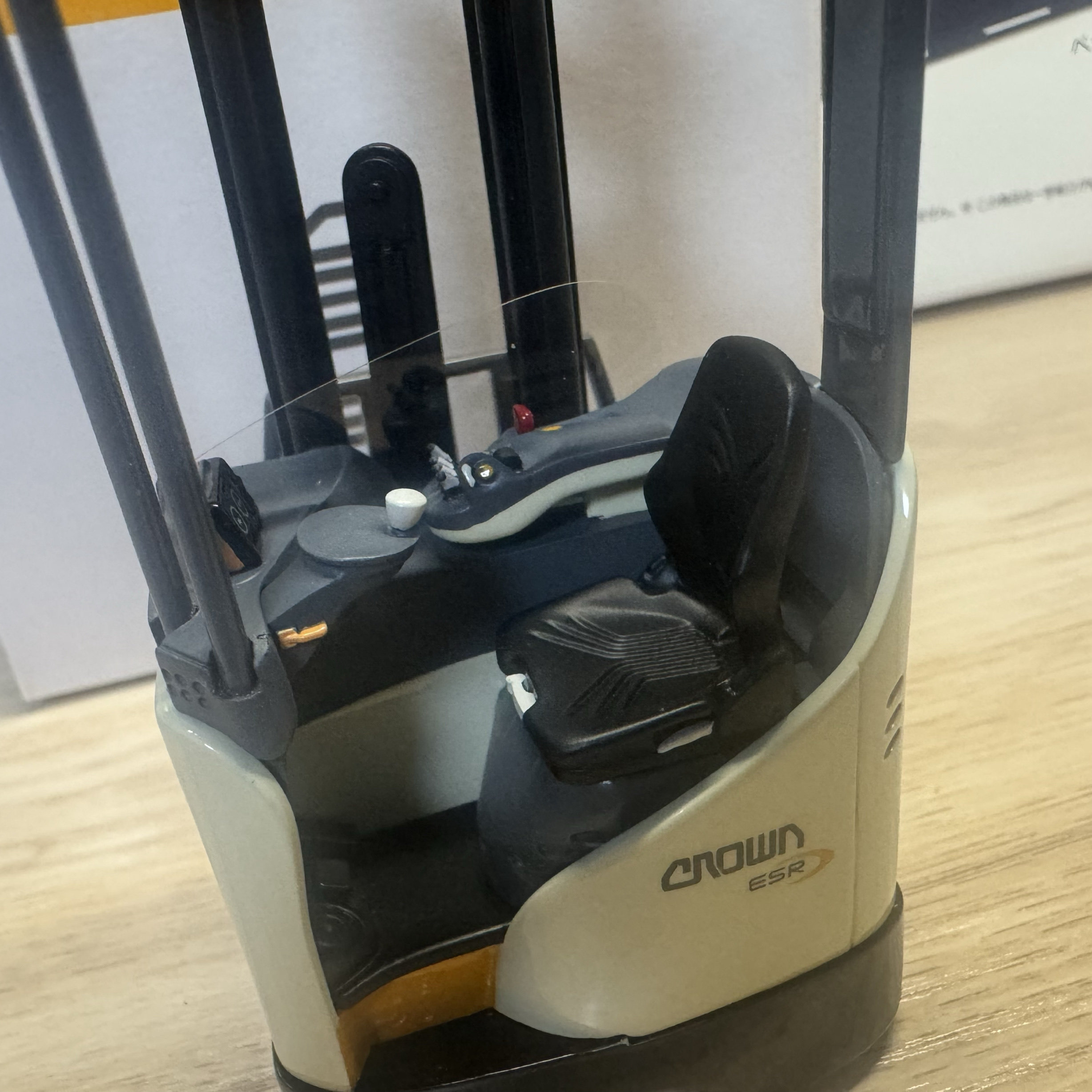CROWN叉车ESR 1000 SERIES 1/24模型：收藏级仿真模型，让你的桌面变成工业风！-火车-淘宝好物网