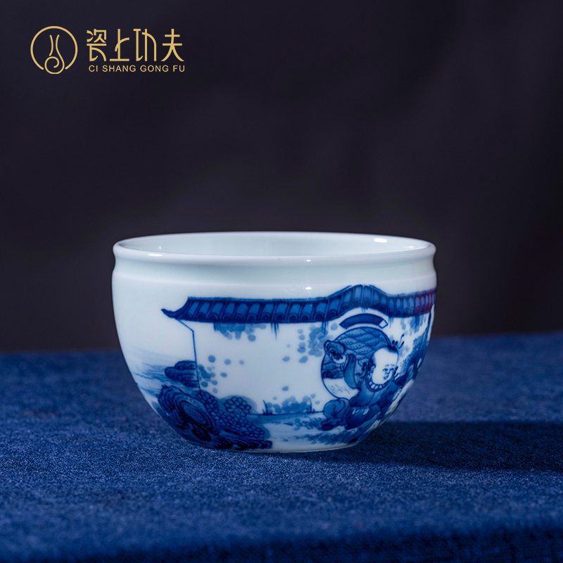 Jingdezhen blue and white hand - made ceramic kung fu tea cups the lad master cup single cup sample tea cup manual small bowl