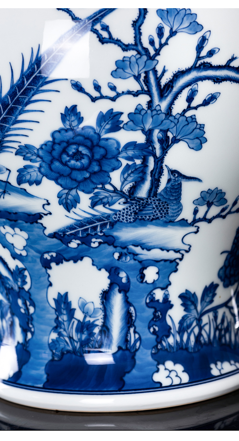 Jingdezhen ceramic bottle of blue and white flower on general porcelain jar of antique vase sitting room screen furnishing articles large storage tank