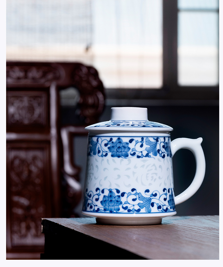 Jingdezhen porcelain and exquisite filtering cup tea separation ceramic tea cup men 's large high - grade office cup