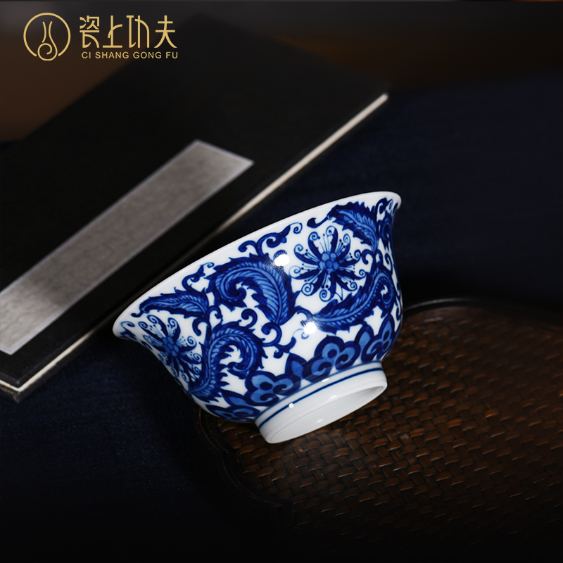 Jingdezhen tea kungfu tea cup of pure checking Chinese brake lines around branch blue sample tea cup master hand cup