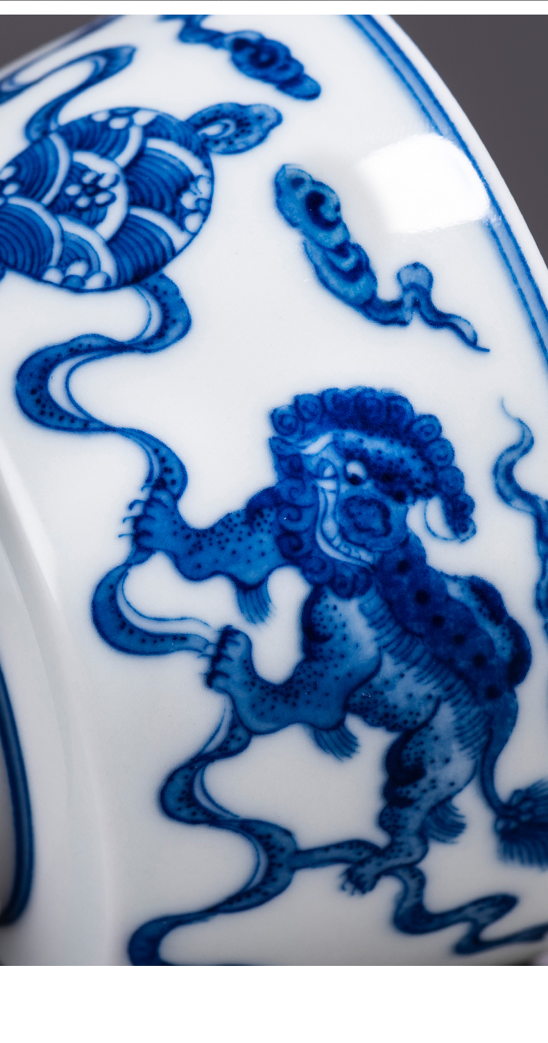 The Jingdezhen blue and white unicorn hand - made maintain master cup single CPU ceramic bowl kung fu tea tea tea cup