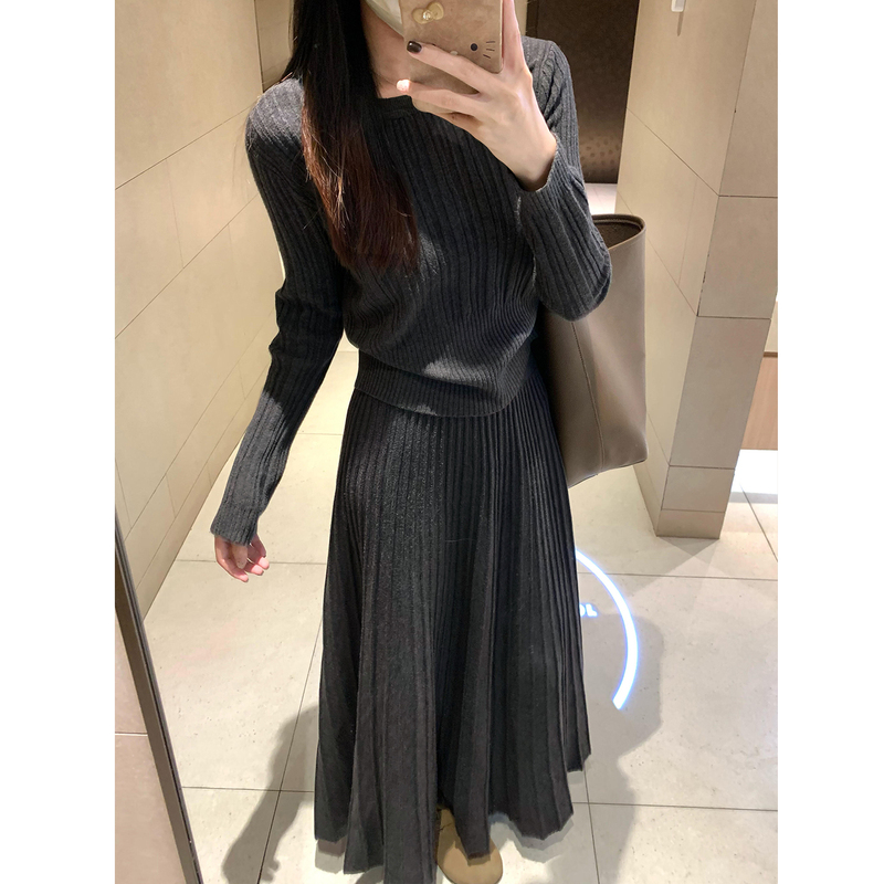 2026 New French-Style Gentle Knit Dress for Women, Autumn and Winter, Lazy and High-End Feel, Waist-Cinching Long Dress Set 2026 New French-Style Gentle Knit Dress for Women, Autumn and Winter, Lazy and High-End Feel, Waist-Cinching Long Dress Set