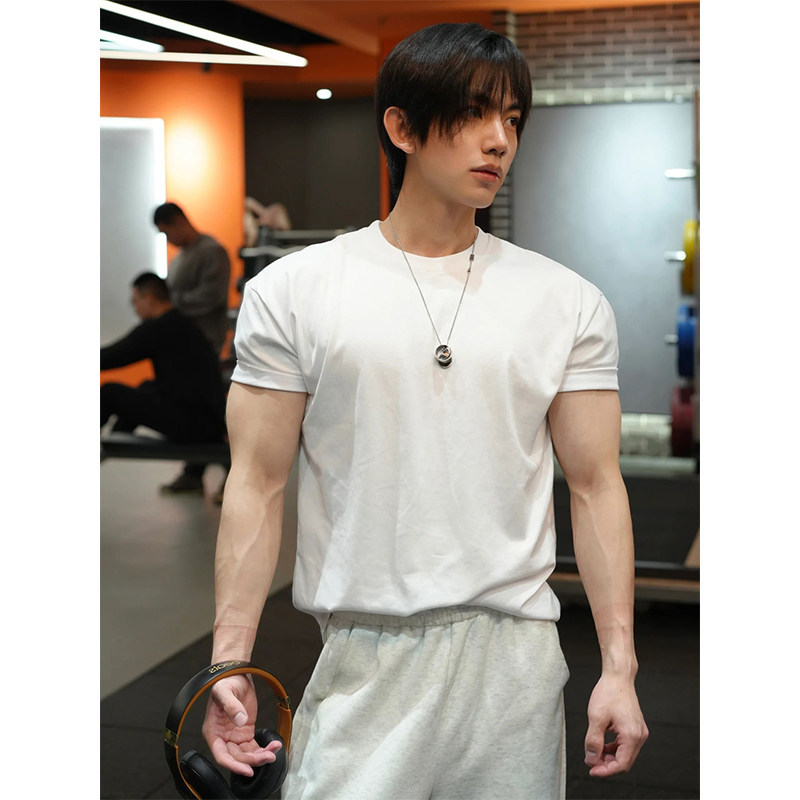 American-Style Fitness Clothing for Men, Muscle-Enhancing, Pure White, Tight-Fitting Cuffs, Small Neckline, 2026 Summer Short-Sleeved Men's T-Shirt