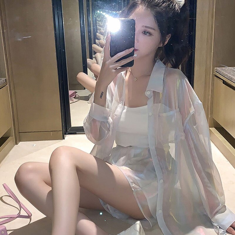 Small crowddesign sensation in a long version of shirt with high waist wide leg shorts suit 2022 summer sunscreen Two sets of suit women