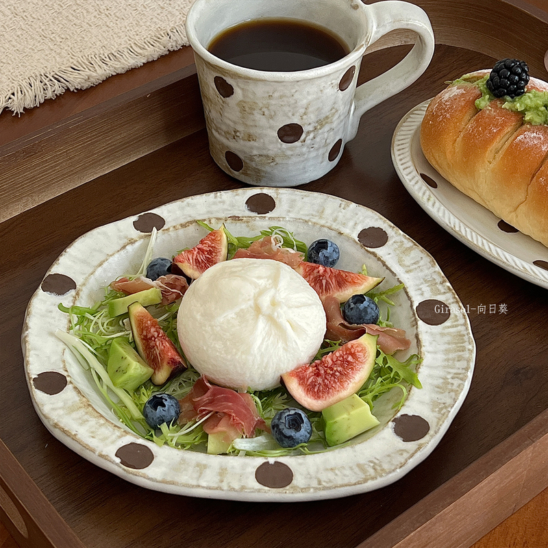 Jingdezhen Vintage Ceramic Plates with a Particularly Beautiful and High-End Feel, Suitable for Single-Serving Tableware, Breakfast Plates, and Salad Plates Jingdezhen Vintage Ceramic Plates with a Particularly Beautiful and High-End Feel, Suitable for Single-Serving Tableware, Breakfast Plates, and Salad Plates