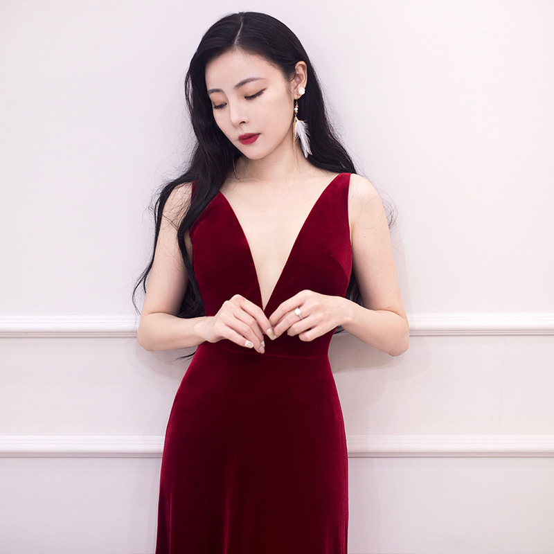 Deep v velvet toast to the bride 2022 new red sexy sashimi evening gown women's medium long version summer