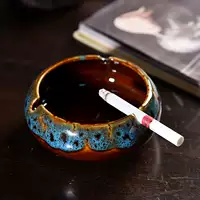 Маленькая пепельница, с драгоценным камнем