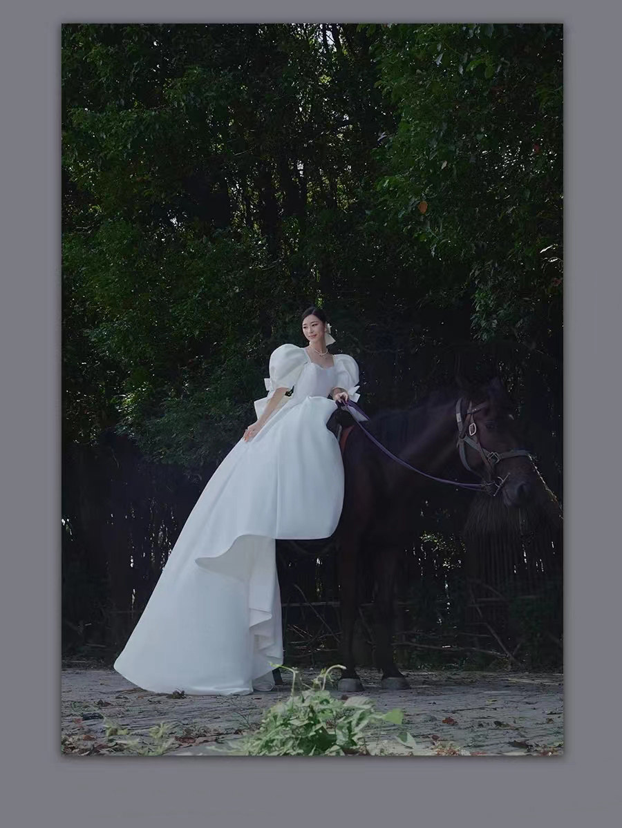 Satin main wedding dress 2024 new big drag out door gauze French court style retro big size bow bubble sleeve