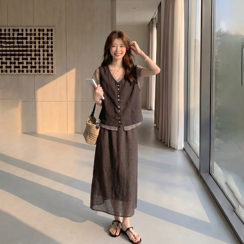 Summer New Style Fake Two-Piece Suit for Women 2026 New Slimming and Stylish Age-Reducing Coffee-Colored Vest and Skirt Two-Piece Set Summer New Style Fake Two-Piece Suit for Women 2026 New Slimming and Stylish Age-Reducing Coffee-Colored Vest and Skirt Two-Piece Set