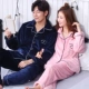 Cặp đôi pyjama mùa thu và mùa đông mô hình san hô nhung dày đồ ngủ mùa đông nam cộng với nhung flannel bộ đồ phụ nữ dịch vụ tại nhà - Bộ Pajama