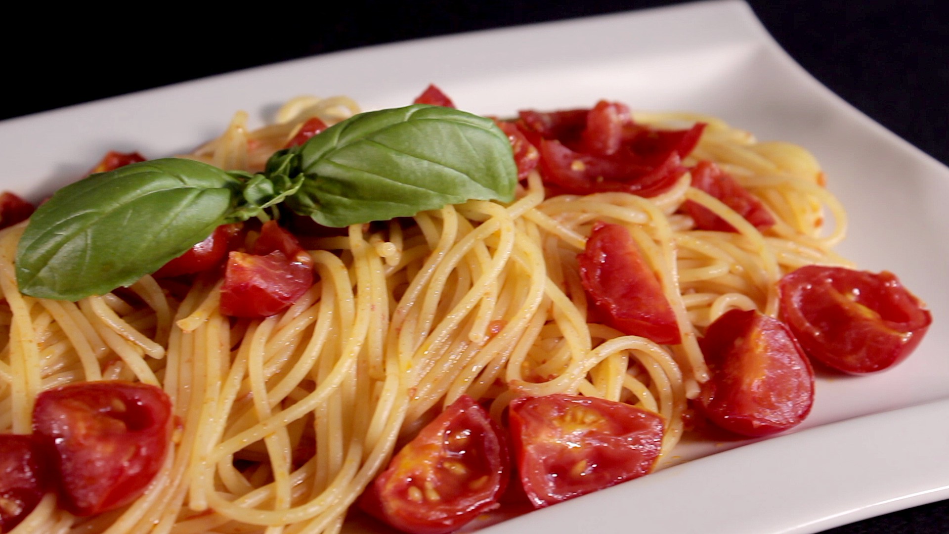 【实拍视频】番茄意大利面特写-PoseAe