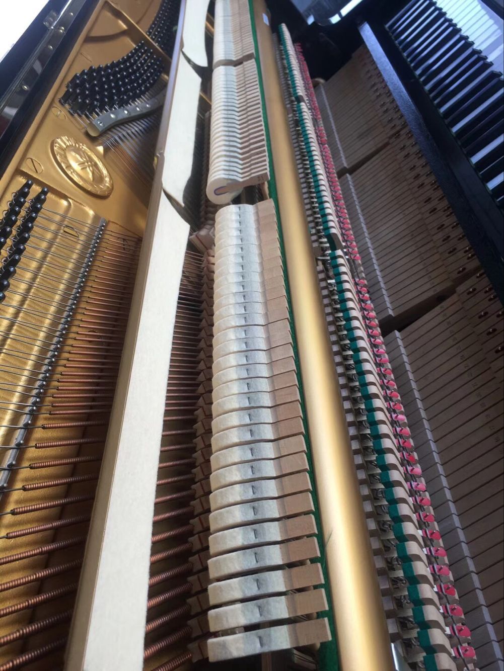 Nhật Bản nhập khẩu đàn piano thẳng đứng Yamaha U1M dành cho người mới bắt đầu chơi thử đàn piano cơ yamaha