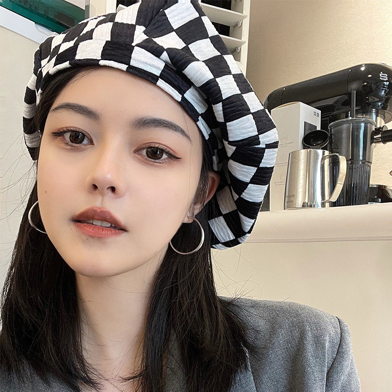 Checkerboard grid beret plaid cloud hat autumn winter women's new fashion foreign school big head around the face of the small painter hat