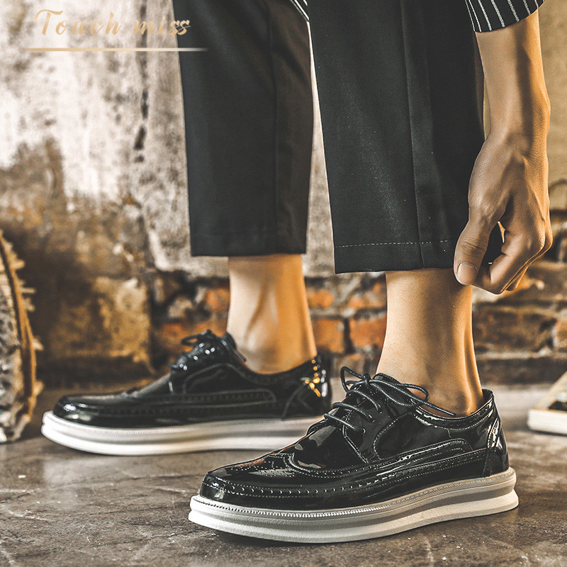 Touch Miss new brogue leather shoes men's patent leather British style summer breathable business formal casual men's shoes
