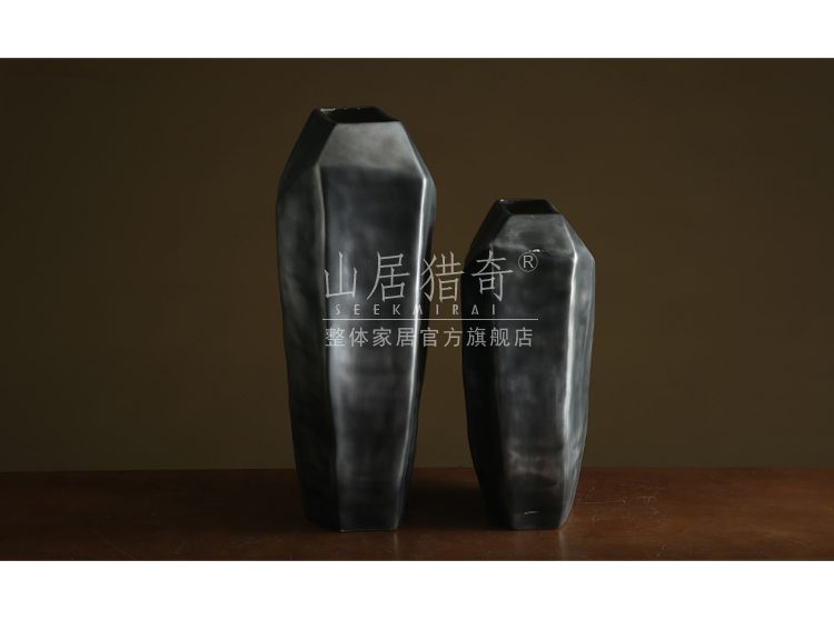 Polyhedral geometry of the big black ceramic vase hotel club sample room soft furnishing articles special - shaped flat bottle ornament