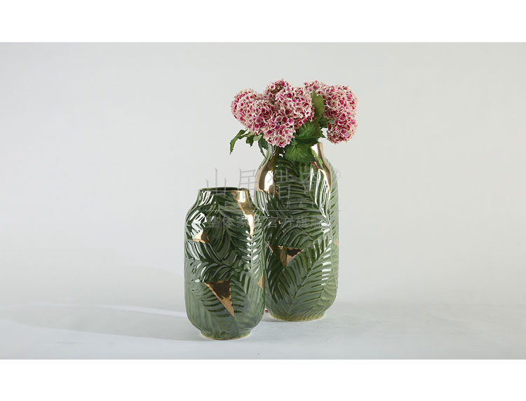 American home sitting room TV ark adornment ceramic art big vase pink green foliage grain vase