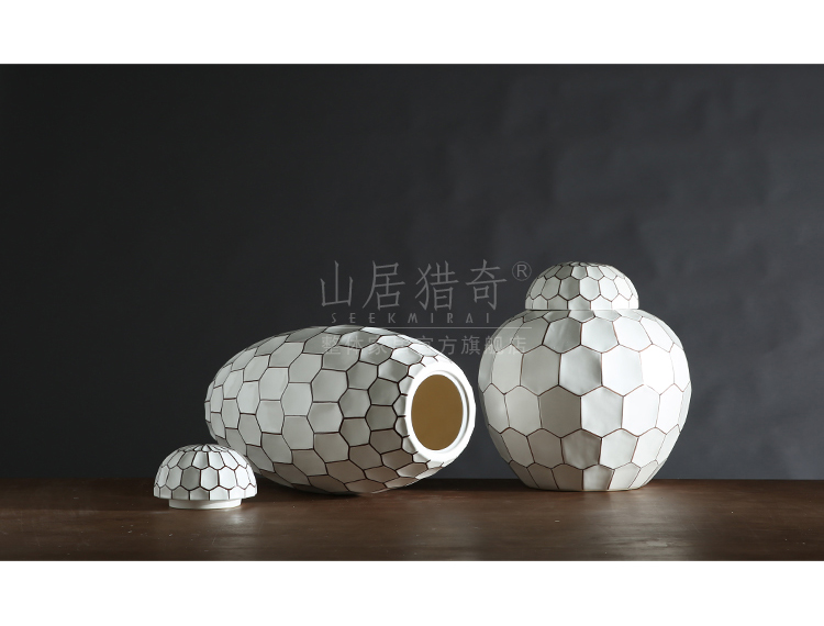 Modern creative household ceramics decoration can of creative arts and crafts show soft furnishing articles honeycomb lines cover tank