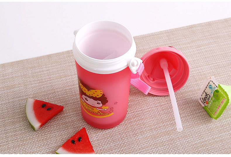 Sáng tạo hai lớp trẻ em sippy ly mẫu giáo bé uống cốc mùa hè dây thừng ấm đun nước chống nóng tay uống cốc - Tách bình đun nước giữ nhiệt