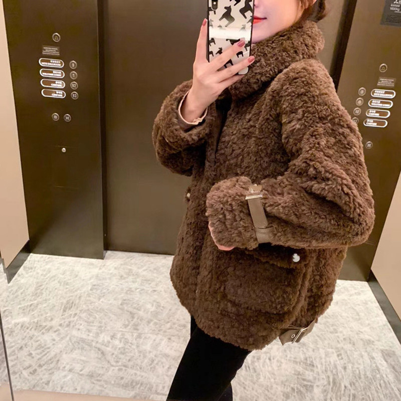 Fanya pink lamb wool coat women's 2021 new winter Korean version fashion all-match small small fragrant wind top