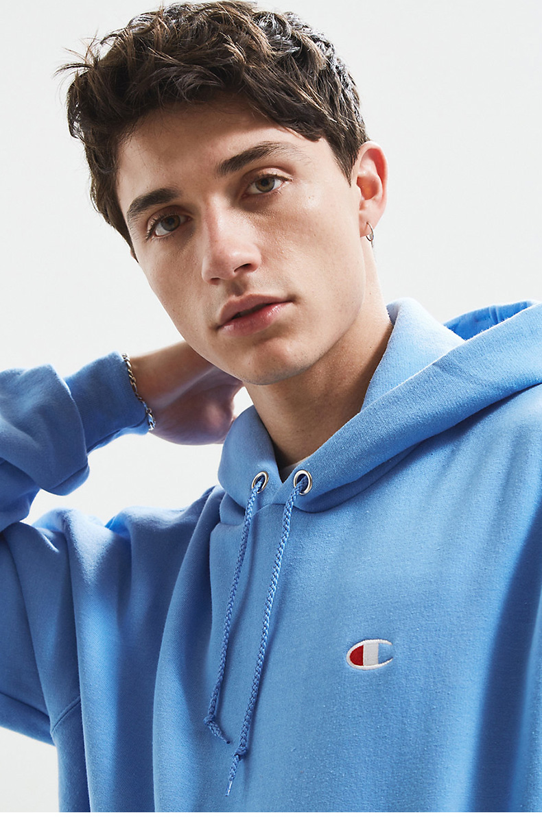 Champion Champion thêu trùm đầu áo len cao cổ của nam giới thể thao Hoodie UrbanOutfitters độc quyền