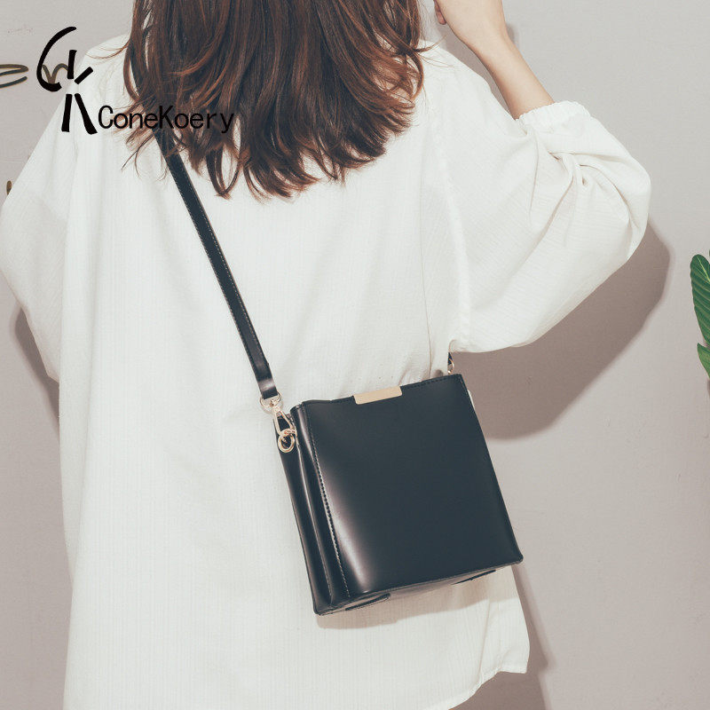 Hong Kong Genuine Leather High Sense Foreign Pie Bucket Bag Bag 2022 new tide Fashion 100 hitched satchel women