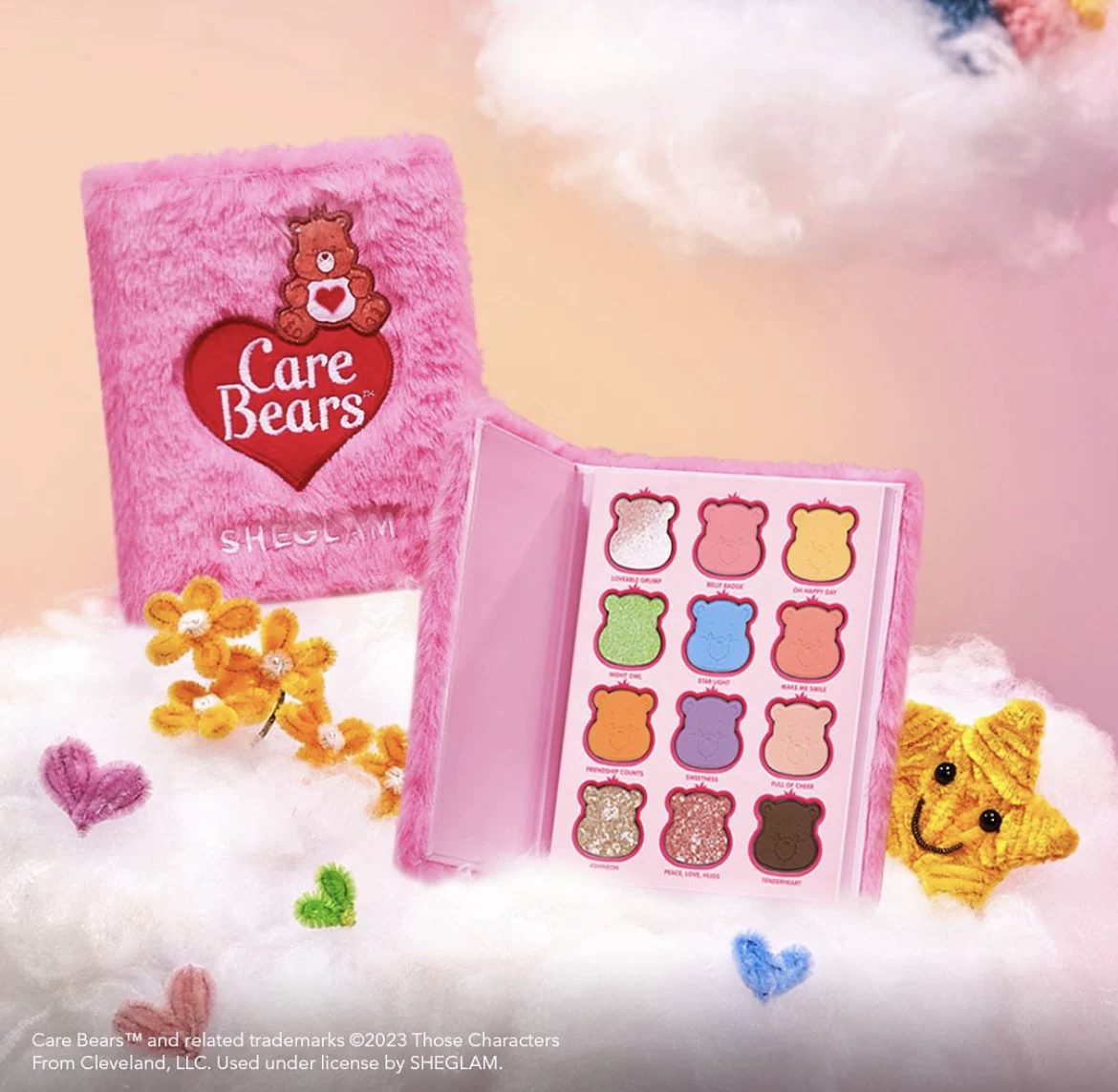 Набор макияжа SHEGLAM x Care Bears — палетка теней, румяна и хайлайтер в плюшевом футляре