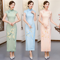 Long embroidered Cheongsam young girl Chinese style retro fashion slim Chinese buckles dress dress women