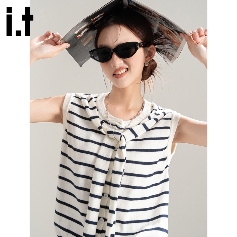 It Izzue American-Style Striped Shawl Fake Two-Piece Knit Top for Women, New Summer Sleeveless Vest with a High-End Feel It Izzue American-Style Striped Shawl Fake Two-Piece Knit Top for Women, New Summer Sleeveless Vest with a High-End Feel