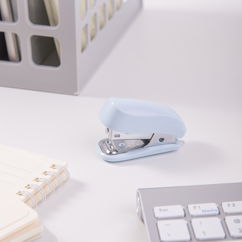Deli mini stapler Student paper stapler Household No 12 # nail simple data binding set