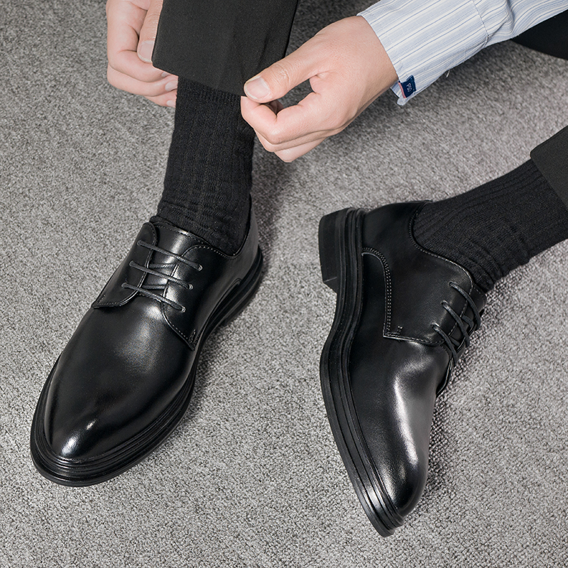 Summer leather breathable leather shoes men's Korean version of the British black casual business dress pointy toe inner increase tide shoes