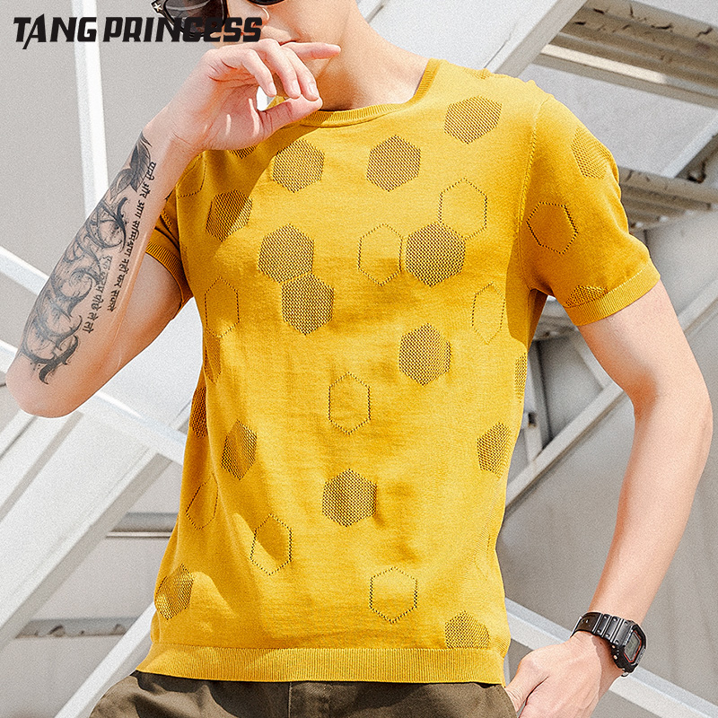 Nam nửa tay áo dệt kim xu hướng mùa hè thường vòng cổ ngắn tay áo len với mấu chốt t-shirt và nửa tay áo.