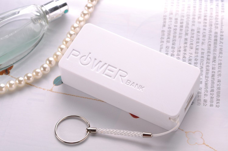 Nước hoa mini điện thoại di động 5600 mAh điện thoại di động phổ sạc khẩn cấp kho báu công ty di động quà tặng kinh doanh