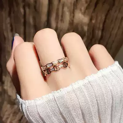 Japanese and Korean fashion personality pig nose diamond plated 18K rose gold titanium ring female ring index finger does not fade
